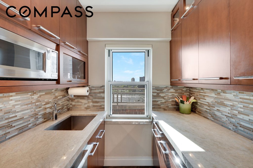 520 East 76th Street, Unit PHD photo 6