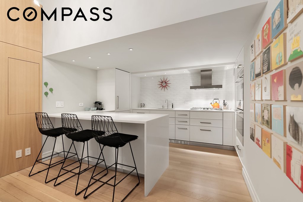 421 Hudson Street, Unit 520 photo 4