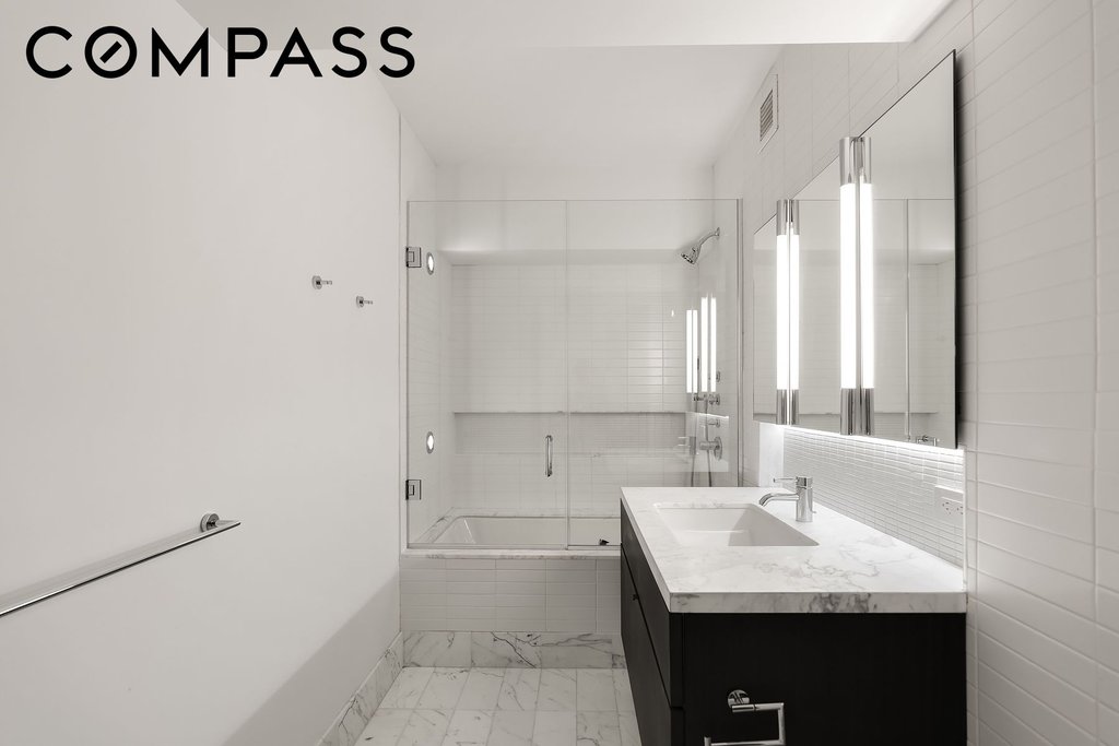 421 Hudson Street, Unit 520 photo 8