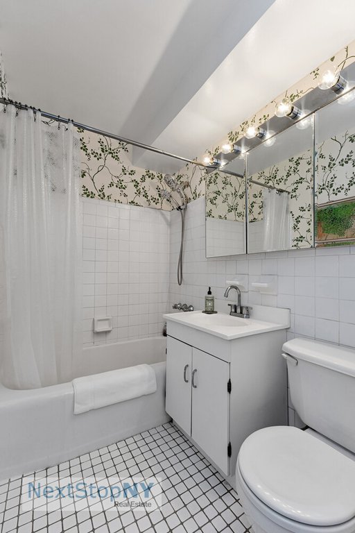 235 East 57th Street, Unit 12D photo 5