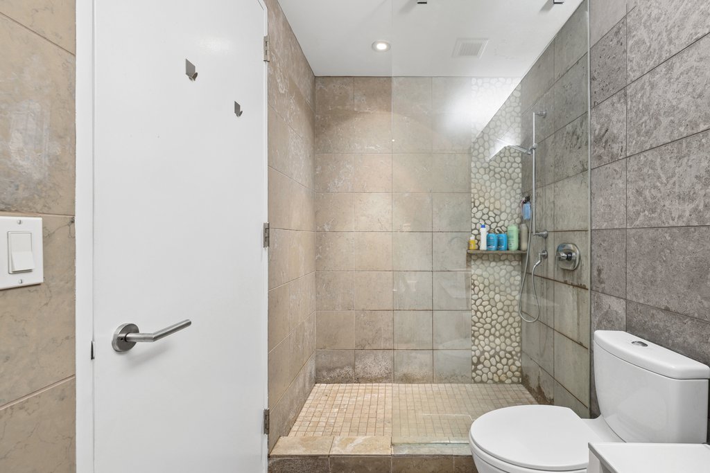 247 West 46th Street, Unit 2204 photo 13