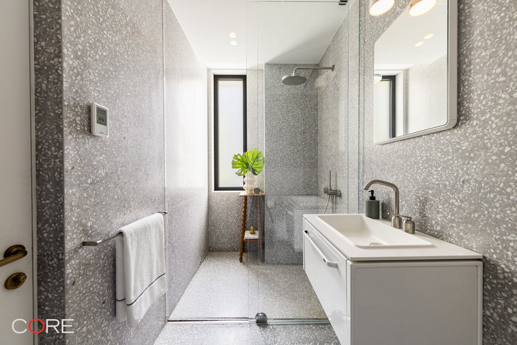 455 West 19th Street, Unit 3 photo 11