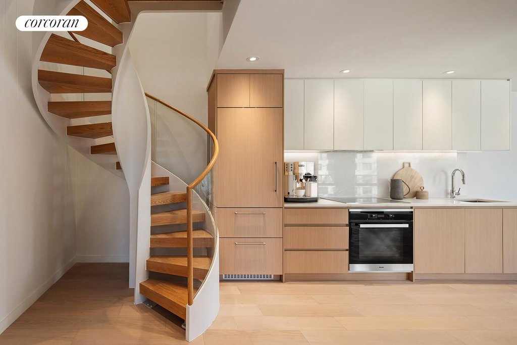 355 West 39th Street, Unit PH photo 3