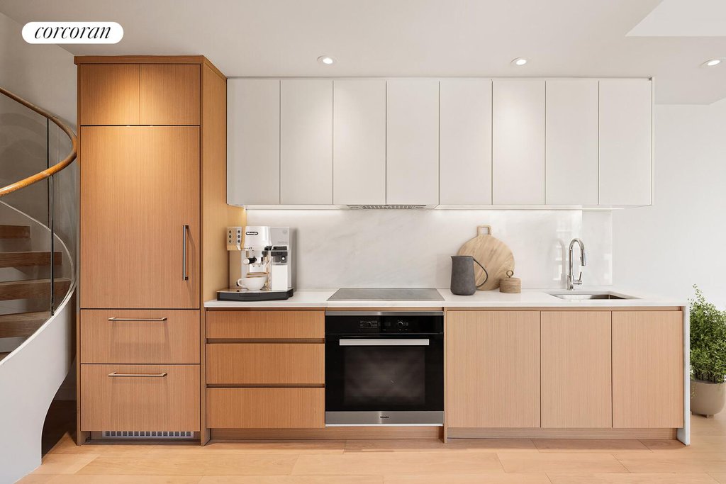 355 West 39th Street, Unit PH photo 4