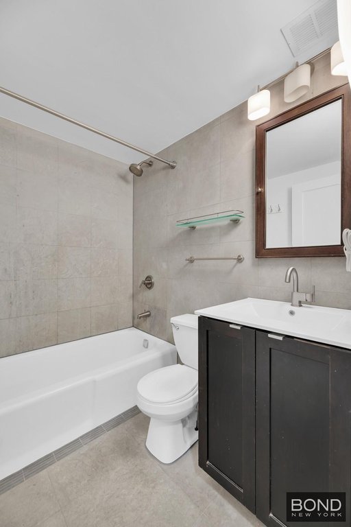 214 Avenue A, Unit 2D photo 5