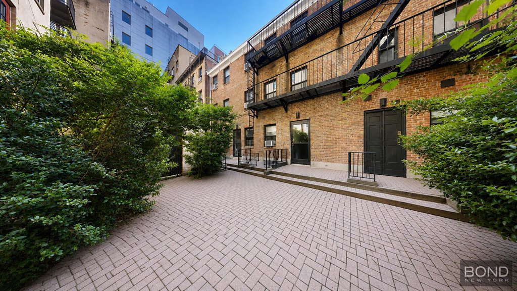 214 Avenue A, Unit 2D photo 6