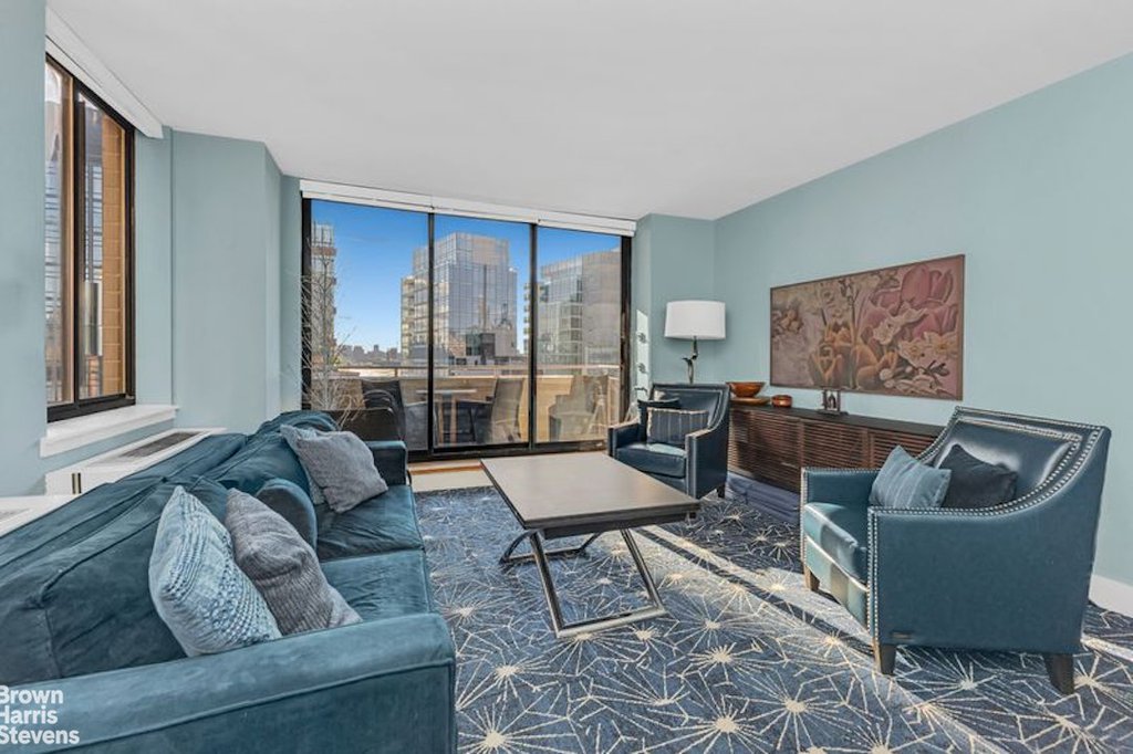 140 Charles Street, Unit 10E photo 3