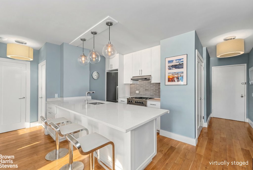 140 Charles Street, Unit 10E photo 4