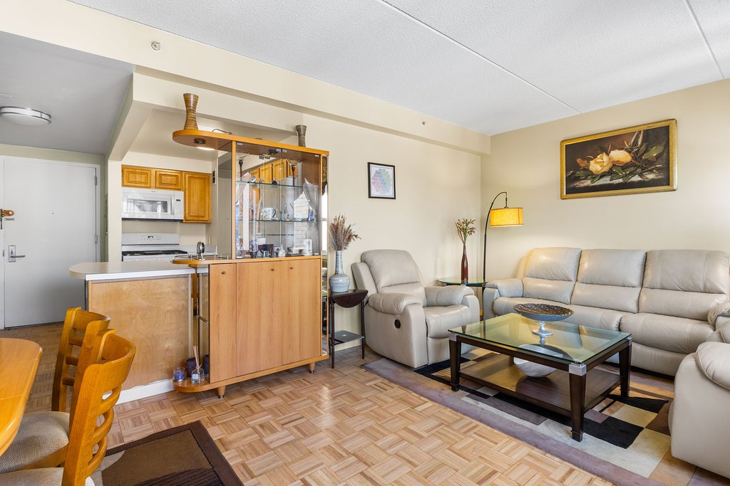 102 Bradhurst Avenue, Unit 1007 photo 4