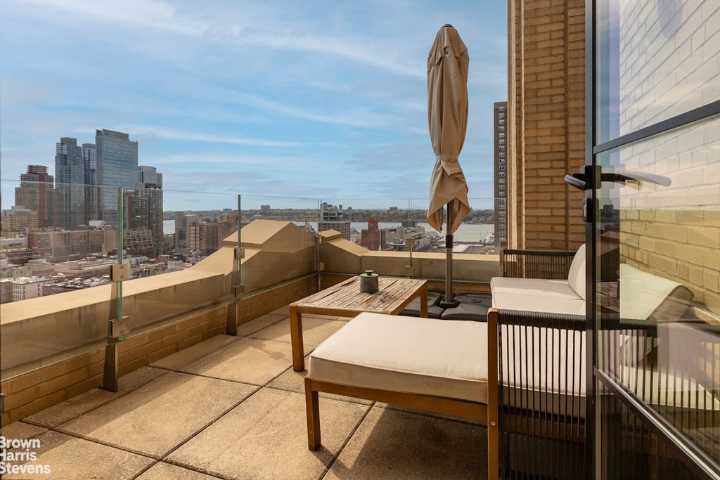 425 West 50th Street, Unit 15A photo 3