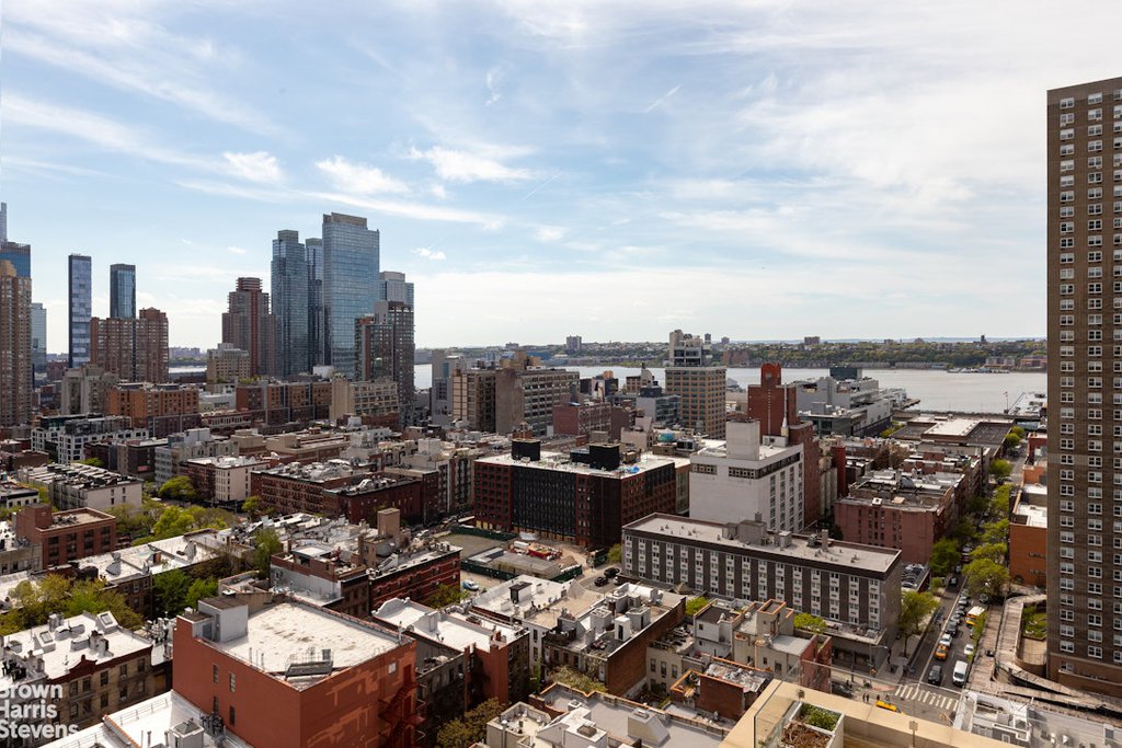 425 West 50th Street, Unit 15A photo 4