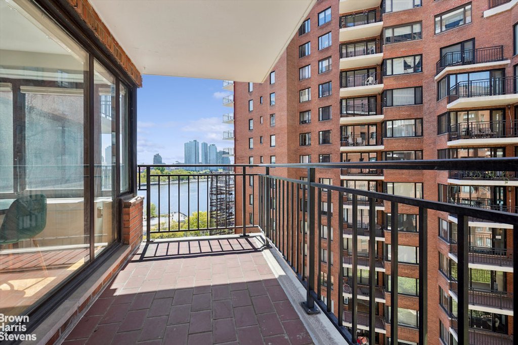 60 Sutton Place South, Unit 10FN photo 7