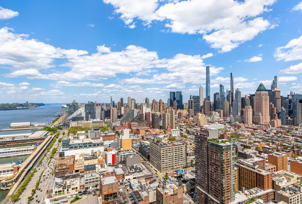 635 West 42nd Street, Unit 24B photo 3