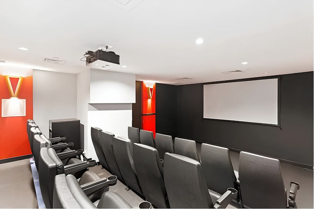 635 West 42nd Street, Unit 24B photo 13