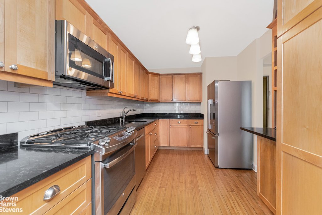 2500 Johnson avenue, Unit 15R photo 5