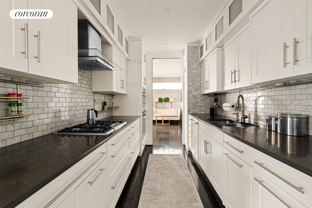22 West 66th Street, Unit 7 photo 3