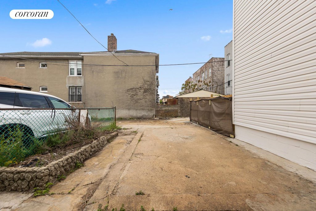 892 Clarkson Avenue – For Sale photo 12
