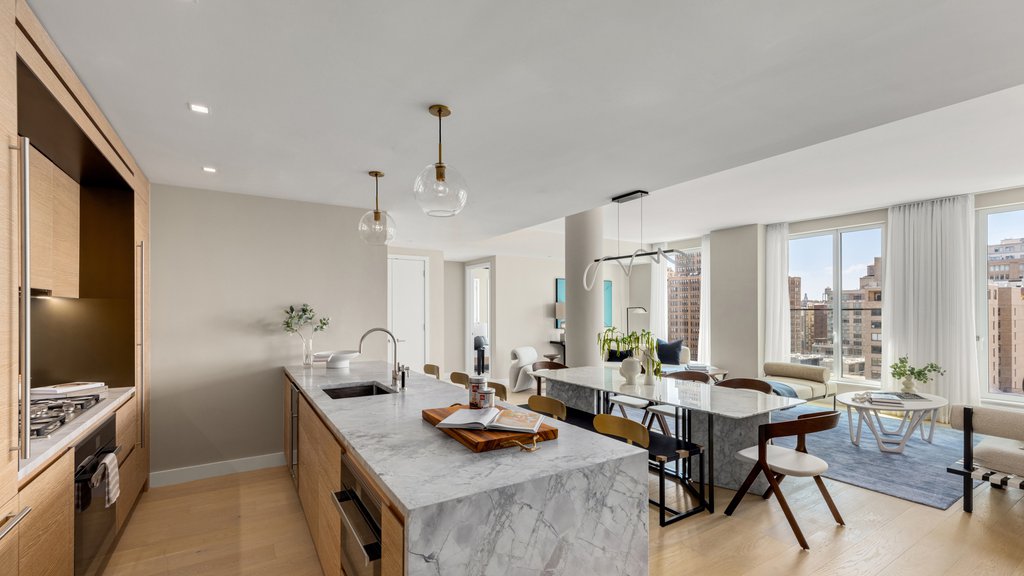 215 West 28th Street, Unit 18B photo 3