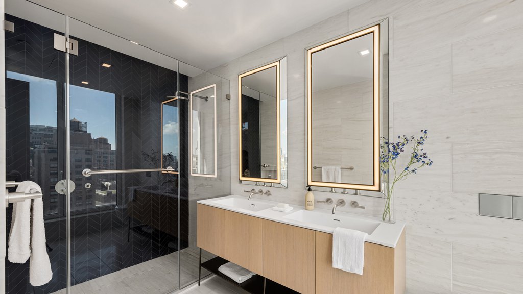 215 West 28th Street, Unit 18B photo 8