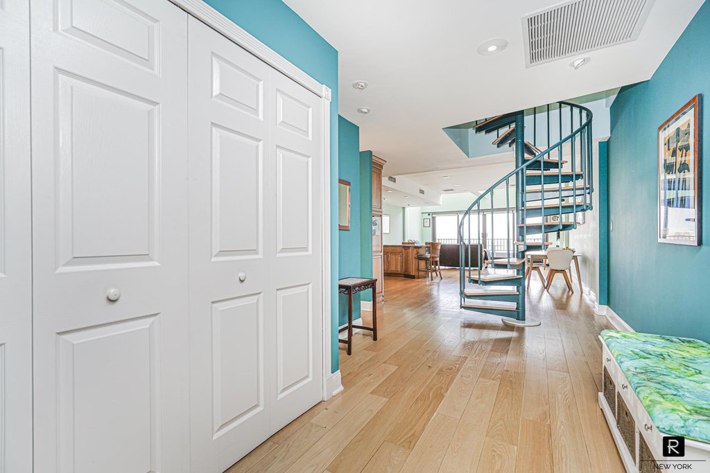 10 Bay Street Landing, Unit 8D photo 8