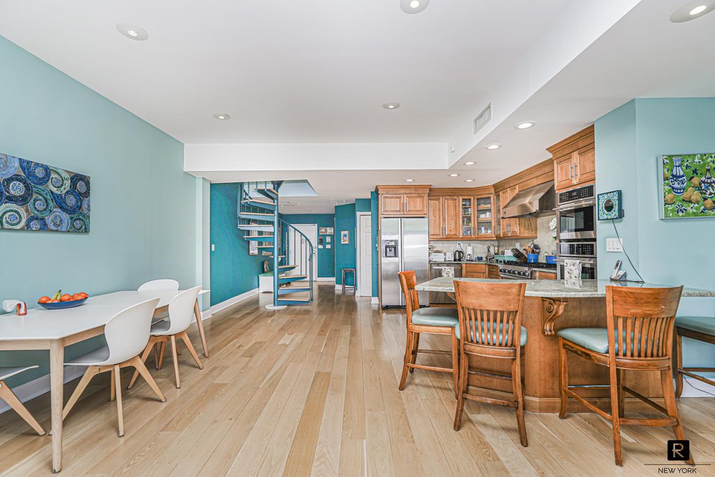 10 Bay Street Landing, Unit 8D photo 12