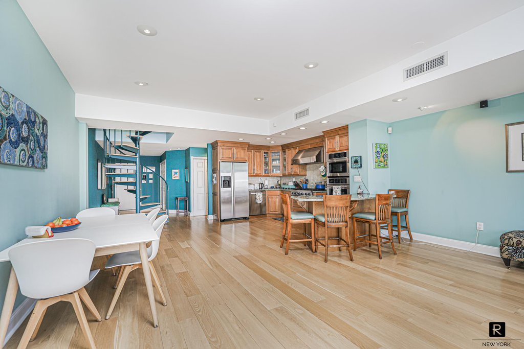 10 Bay Street Landing, Unit 8D photo 13