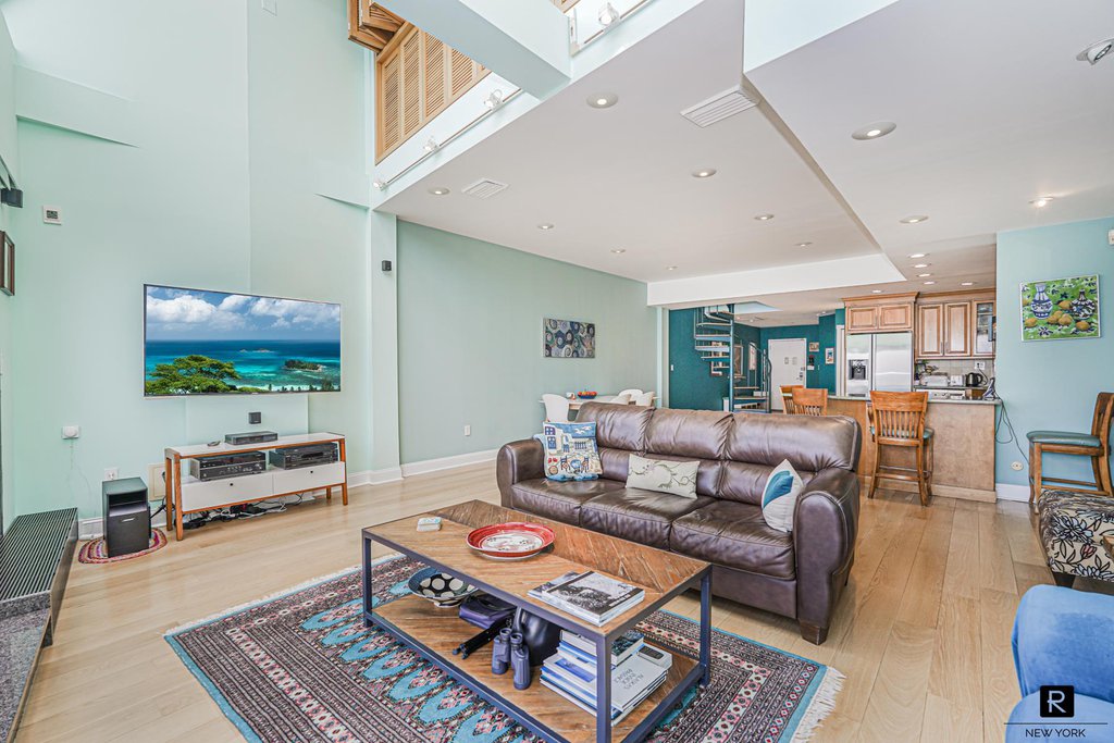 10 Bay Street Landing, Unit 8D photo 14