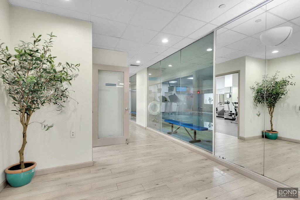 250 East 40th Street, Unit 4D photo 7