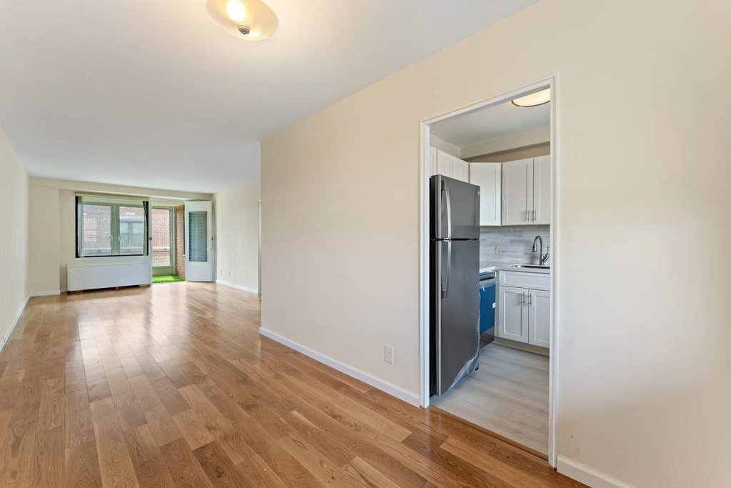 4901 Henry Hudson Parkway West, Unit 9F
