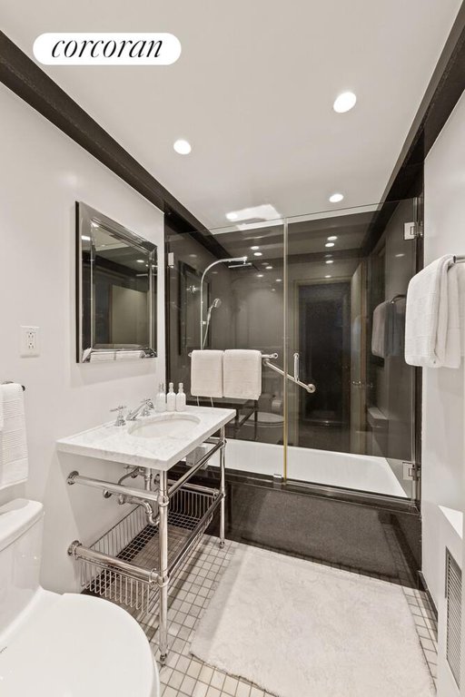 785 Fifth Avenue, Unit 7E photo 4