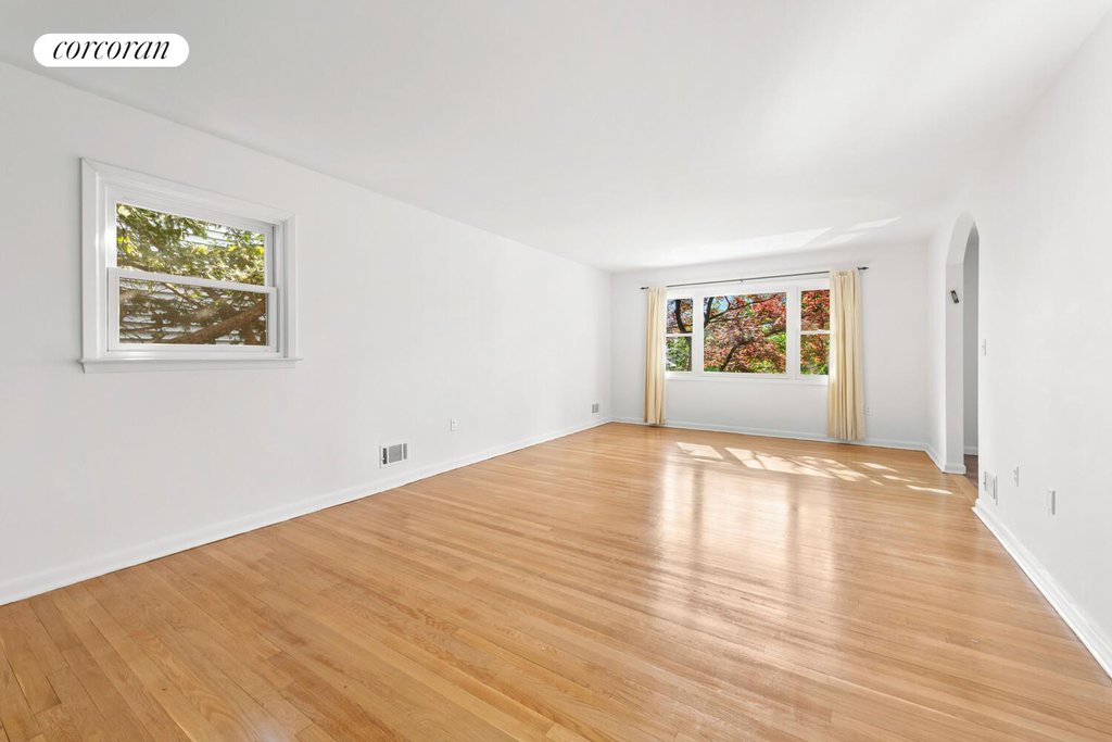 2737 Netherland Avenue – For Sale photo 25