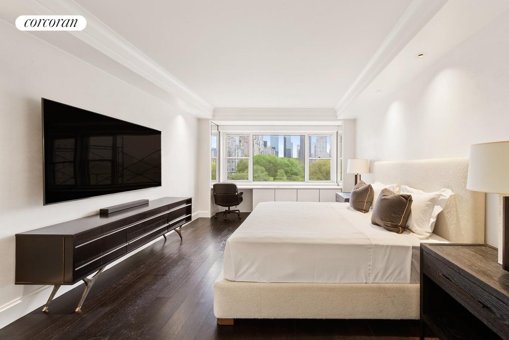 785 Fifth Avenue, Unit 7B photo 2
