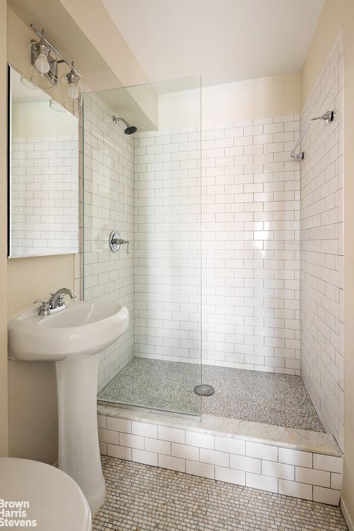 360 East 72nd Street, Unit B1001 photo 8
