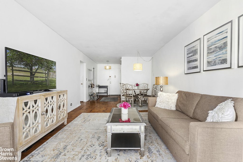 411 East 53rd Street, Unit 4A photo 4