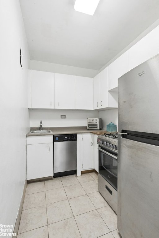 411 East 53rd Street, Unit 4A photo 8