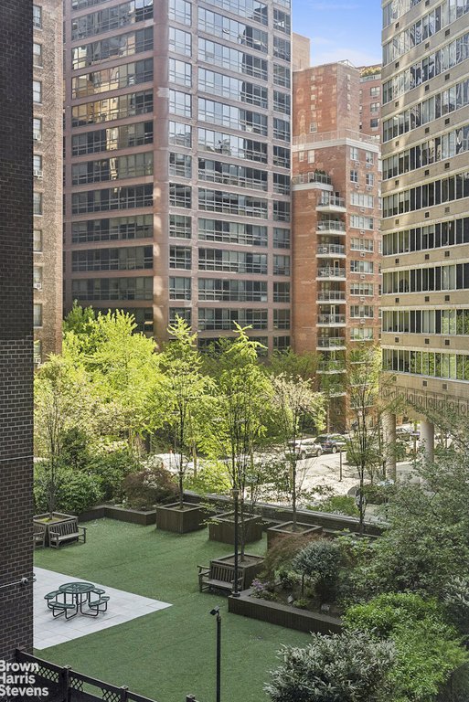 411 East 53rd Street, Unit 4A photo 10