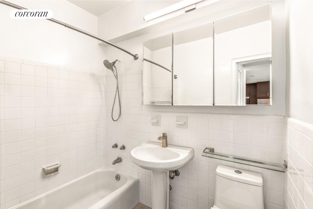 201 East 25th Street, Unit 17B photo 5