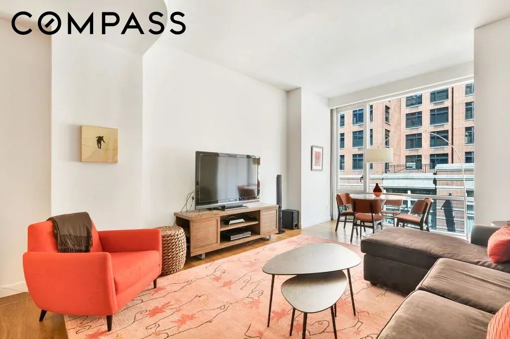 311 West Broadway, Unit 4D photo 2