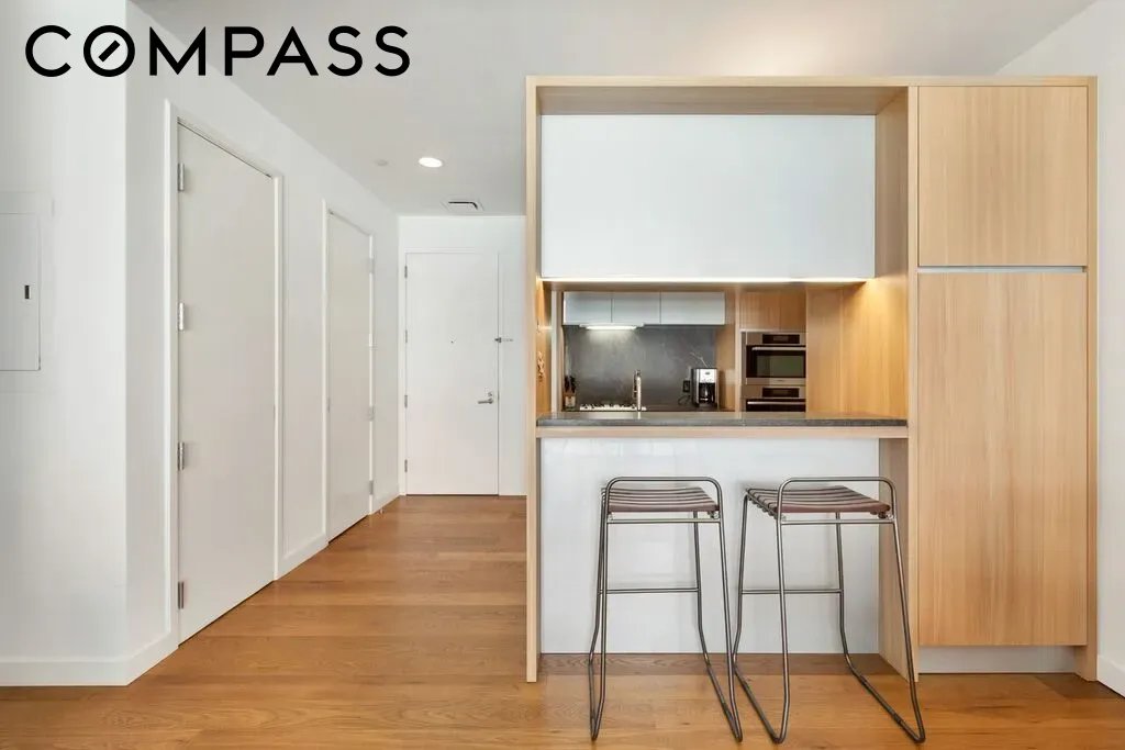 311 West Broadway, Unit 4D photo 14