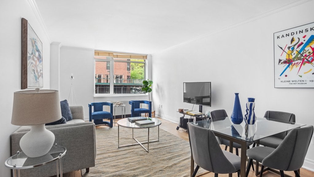 1760 Second Avenue, Unit 2C photo 2