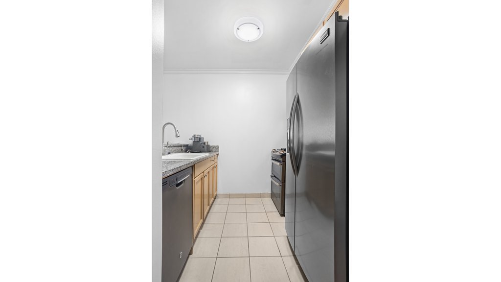 1760 Second Avenue, Unit 2C photo 4