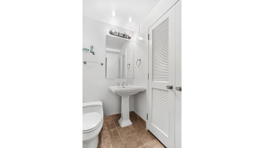 1760 Second Avenue, Unit 2C photo 7
