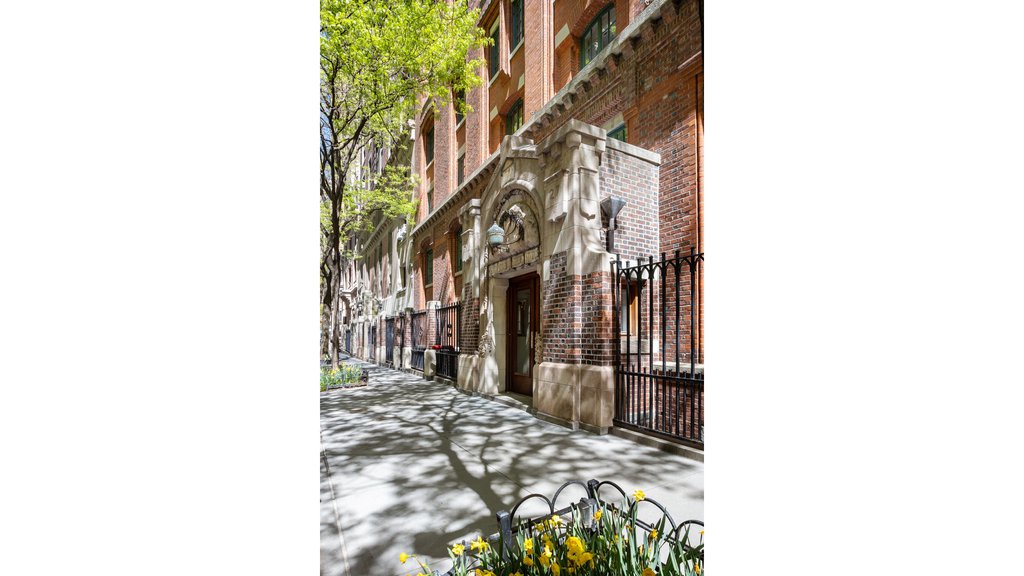 27 West 67th Street, Unit 8REW photo 13