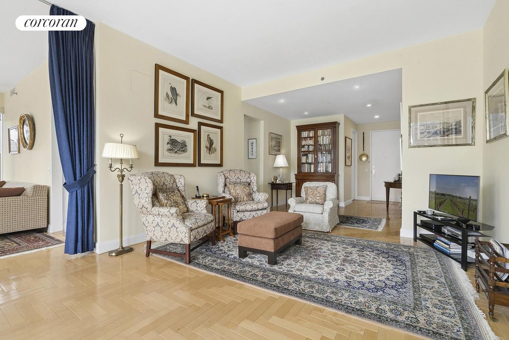 845 United Nations Plaza, Unit 33E photo 2