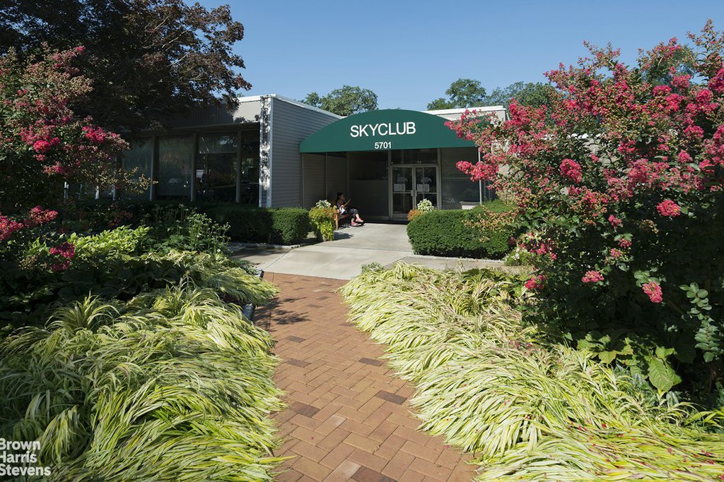 5700 Arlington Avenue, Unit 22A photo 15