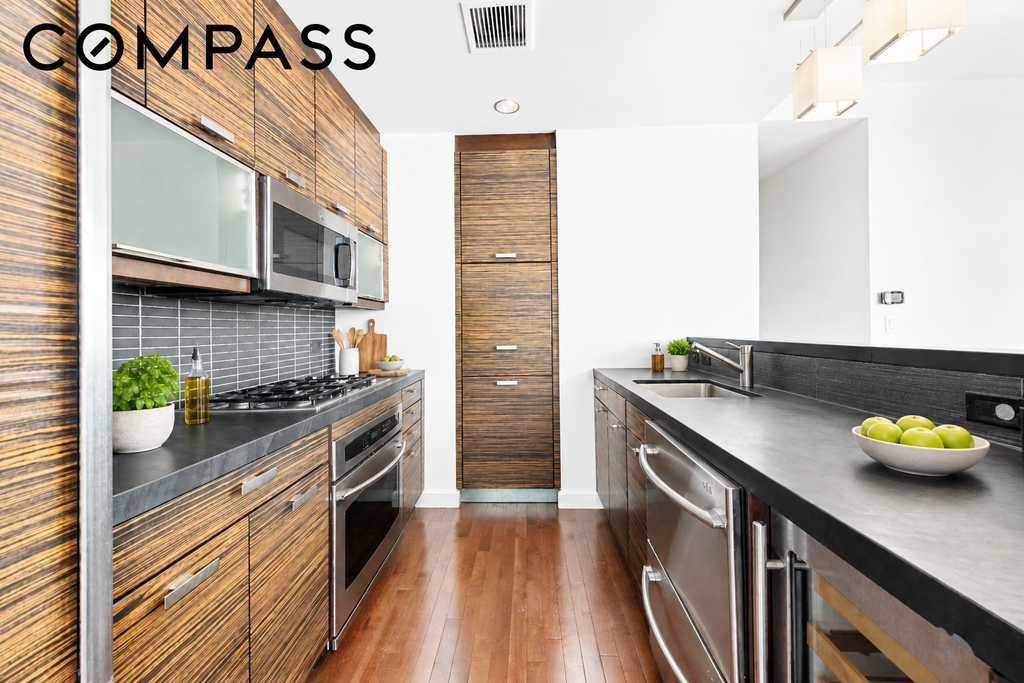 101 West 24th Street, Unit 15B photo 5