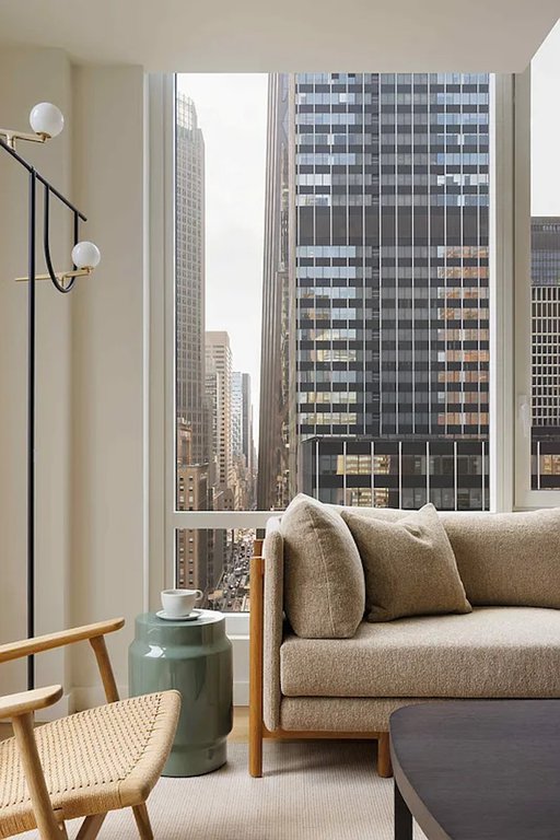 135 East 47th Street, Unit 18G photo 3