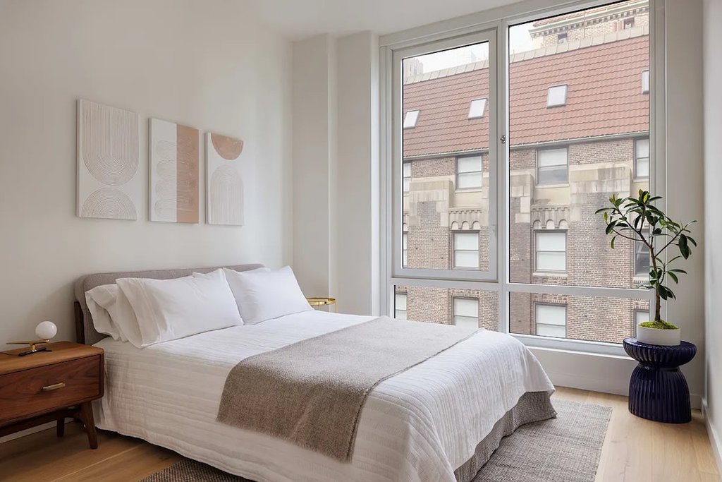 135 East 47th Street, Unit 18G photo 5