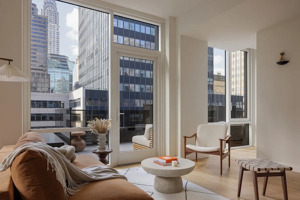 135 East 47th Street, Unit 20C photo 5