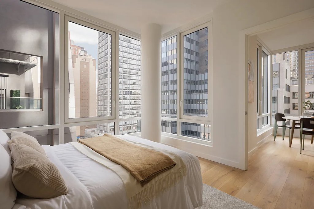 135 East 47th Street, Unit 20C photo 7